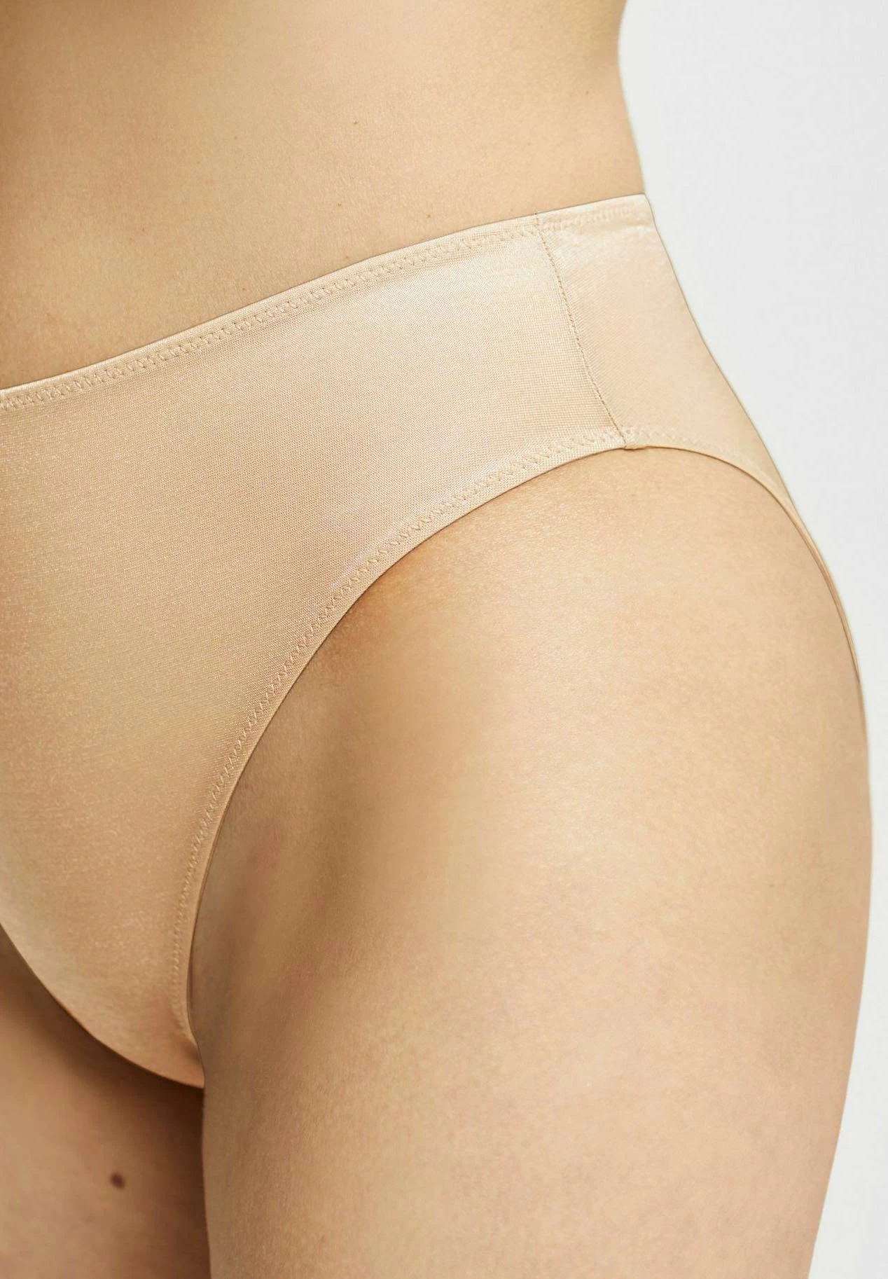 ESPRIT Und Glanzeffekt - Slip - Light Beige - Image 3